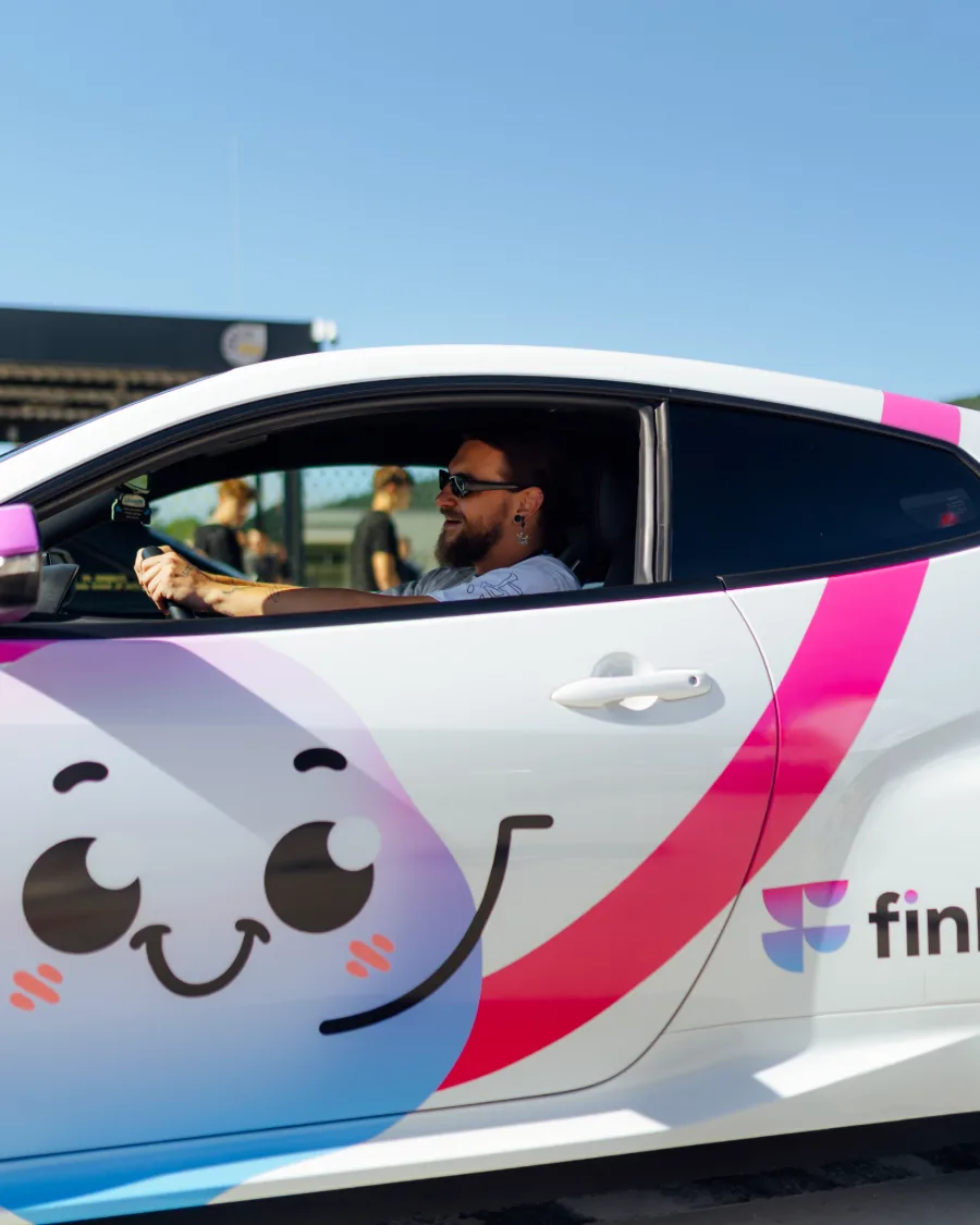 Auto Finbi na Greta Tour